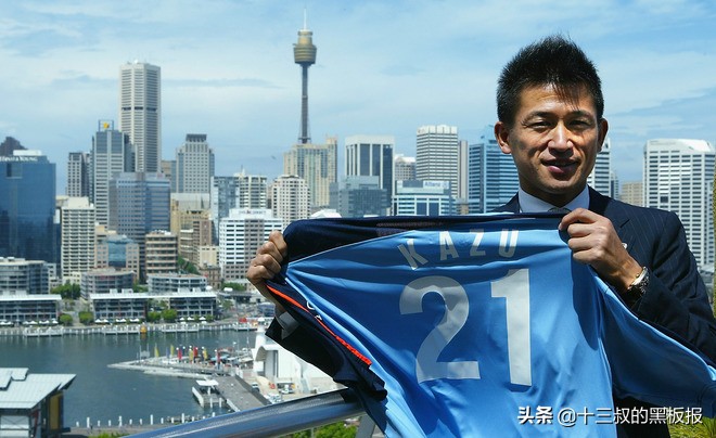 54岁三浦知良仍是足球少年,56岁三浦知良为何还要留洋葡萄牙