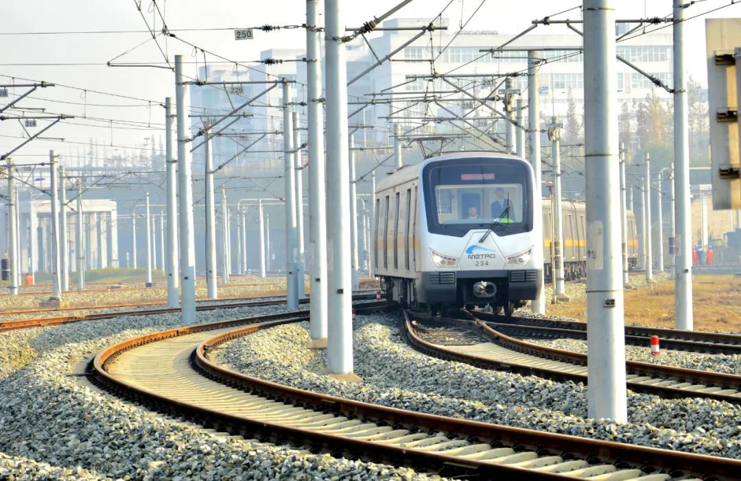 成都地铁陌生人绘画,成都地铁失物招领服务平台