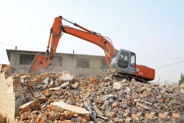 拆迁被认定危房怎么办,危房拆除原地重建这算违规吗