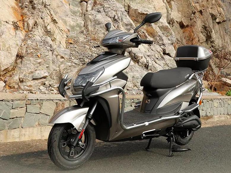 150动力的电摩,动力强劲的小型电摩