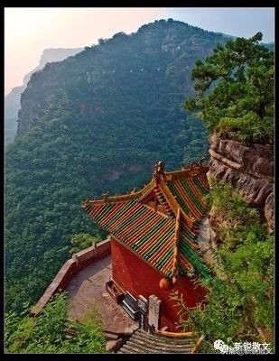 苍岩山，因天工人力的浑然绝配名扬四海，南阳公主的功德更添风韵