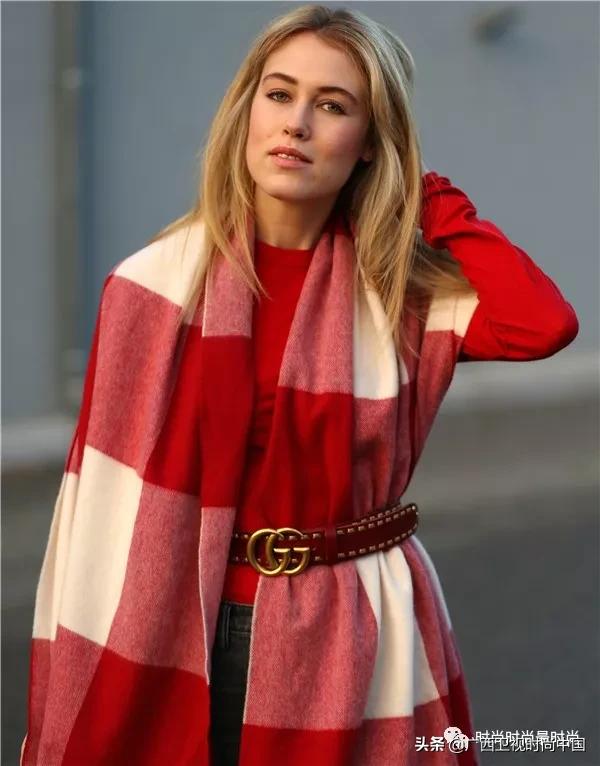 是时候让围巾来“盘活”你的整个衣柜了