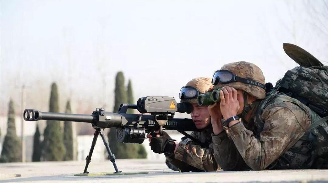 *击狙**榴也能当单兵*器武**？只要背得动，40mm也能当*击狙**枪使