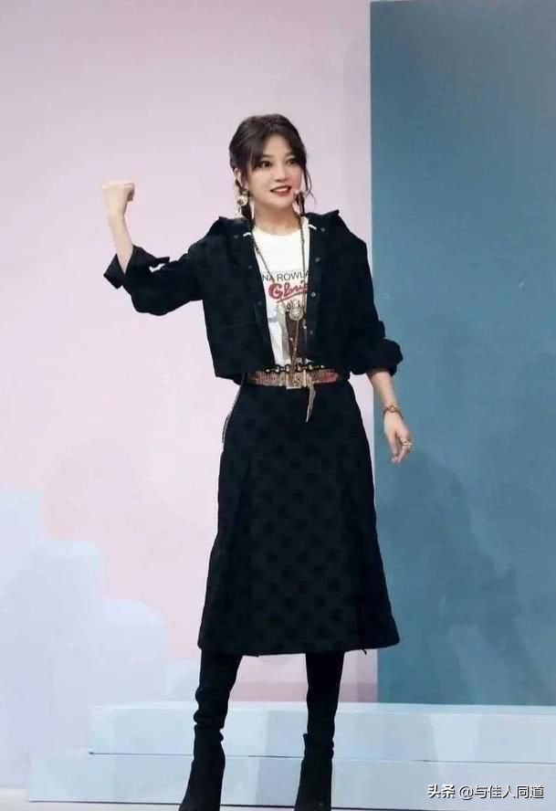 赵薇穿白色西装图片,赵薇穿的绿衣服