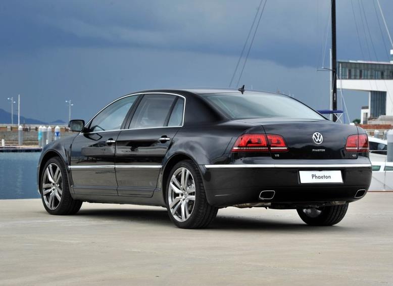 大众辉腾谁开,大众辉腾是几缸