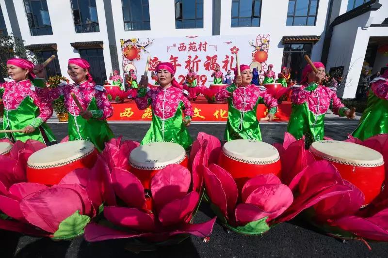 大杭州有种蔬菜只有冬天有，生吃是水果做菜一级棒，你猜是啥？荸荠甜，要过年，你家年货“备齐”没？