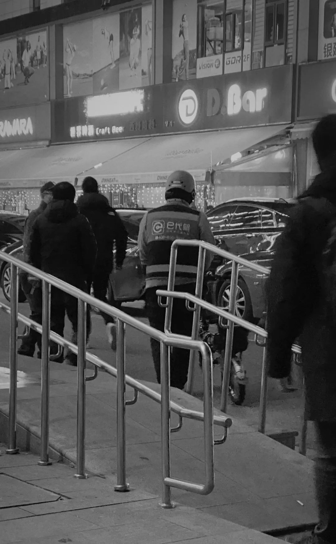 代驾师傅的心酸,每个喝醉酒的深夜代驾司机