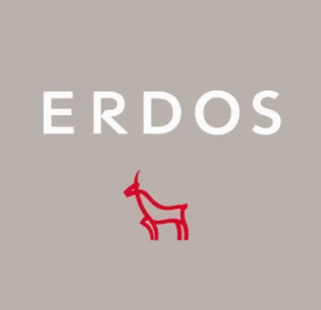 太平鸟刘雯最新设计穿搭,太平鸟刘雯同款白t恤