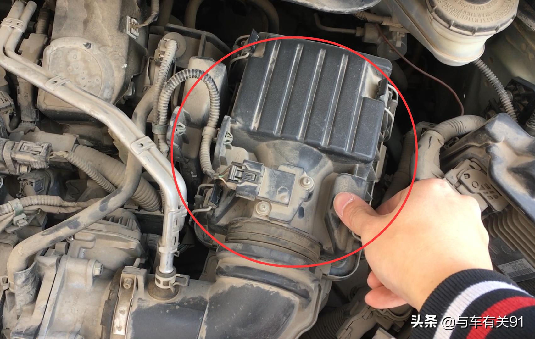 老司机教您如何更换汽车空气滤芯,手把手换空气滤芯