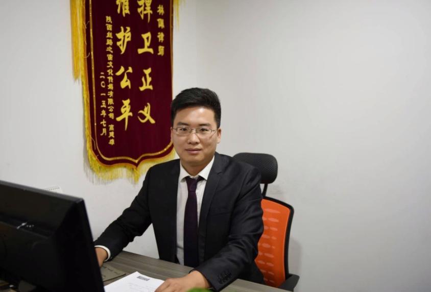 律师事务所工作好还是公务员好,法学就业真实现状律师事务所