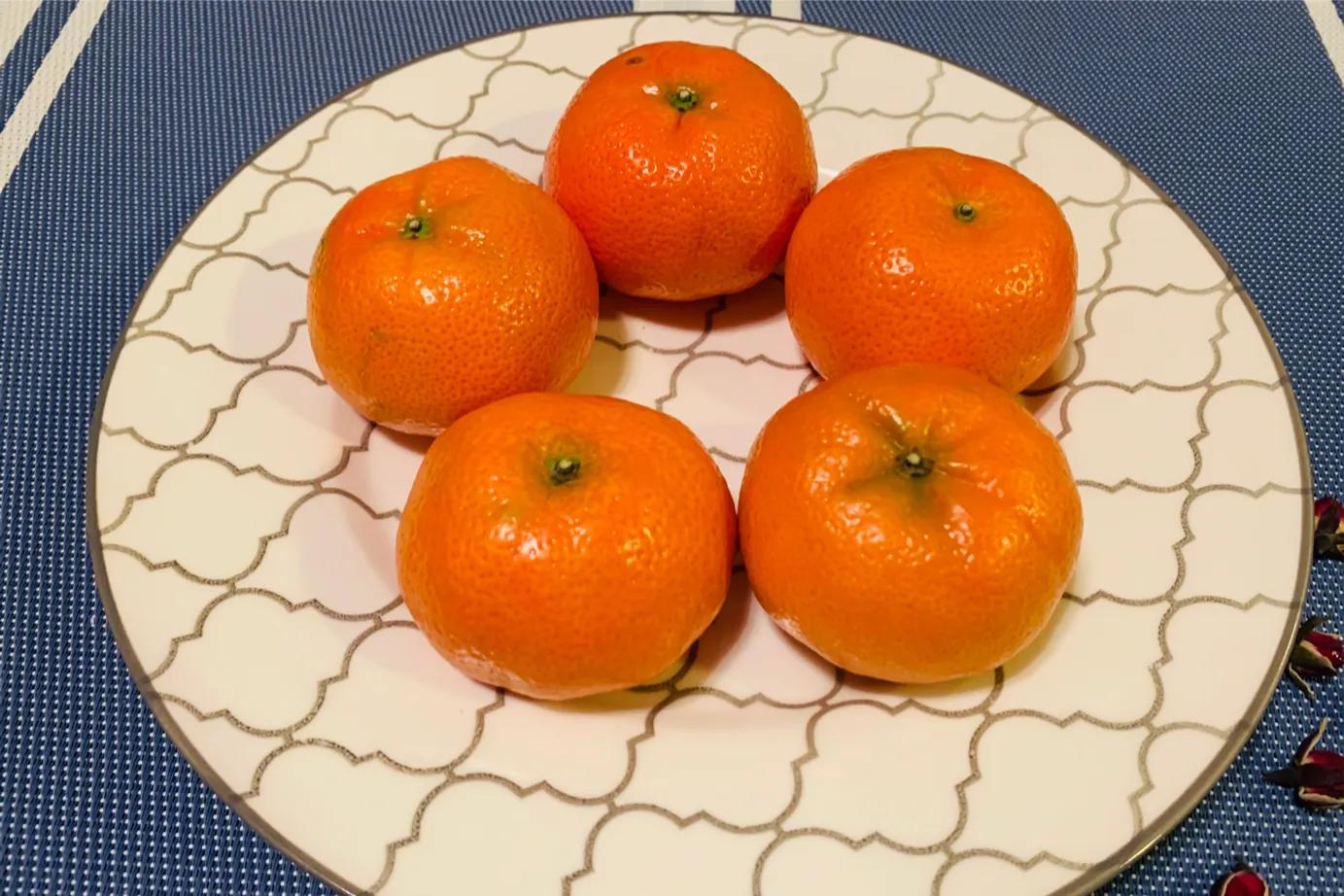 买桔子要挑“扁”的吃，学会这5招，不管哪个品种，都味甜水分足