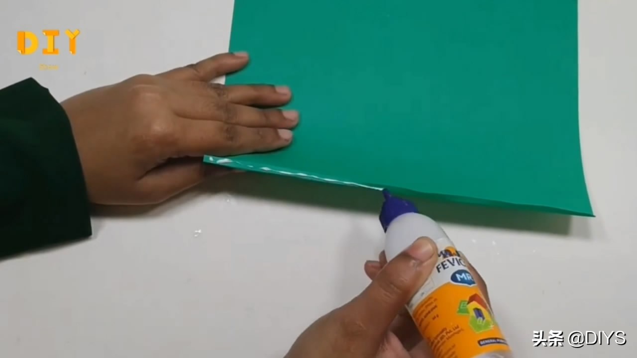 手工圣诞树剪纸制作幼儿园,四个圣诞树连在一起剪纸教程