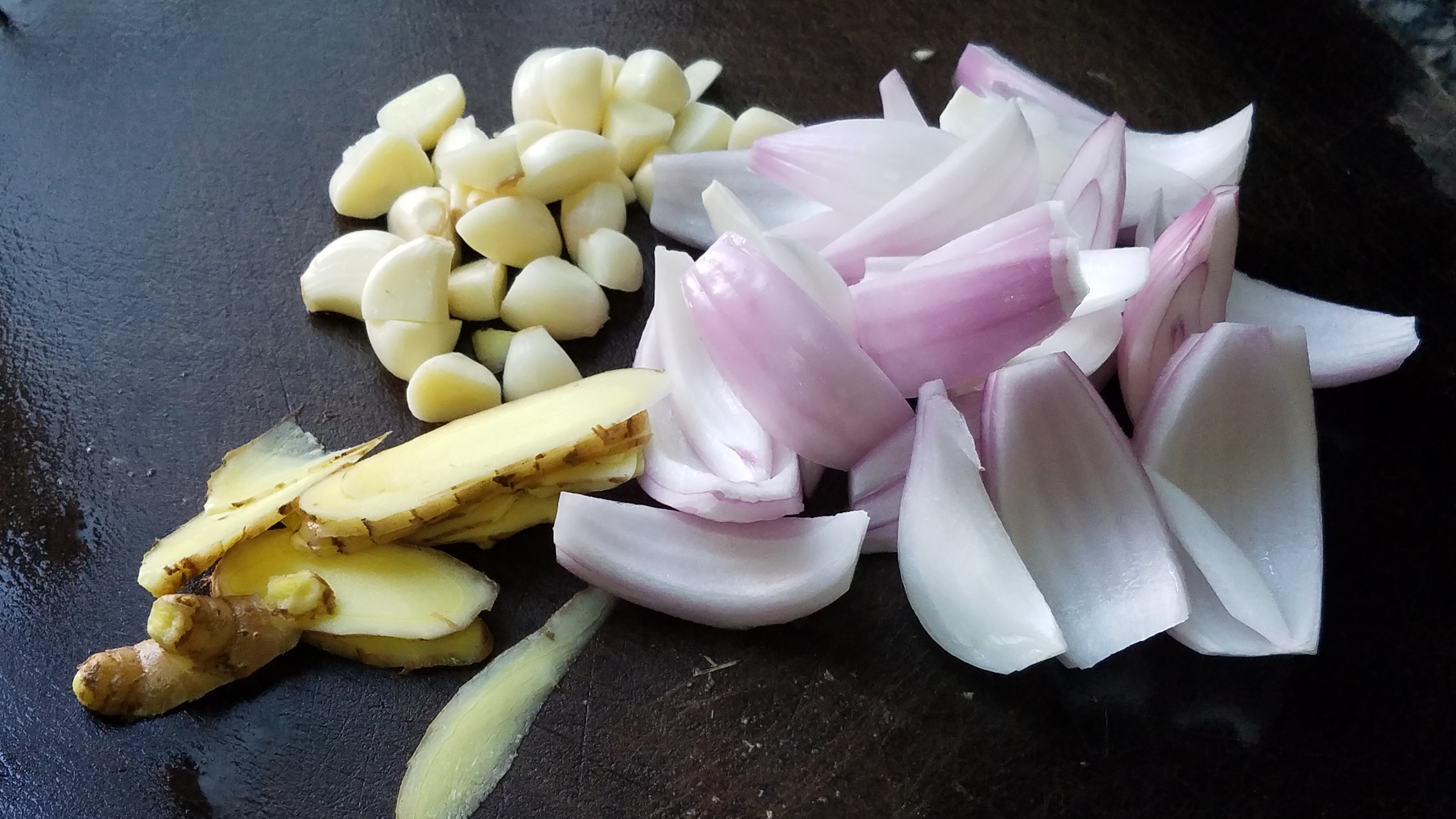 香喷喷的烤鸡奥尔良鸡翅,在家也能做香喷喷的鸡翅包饭