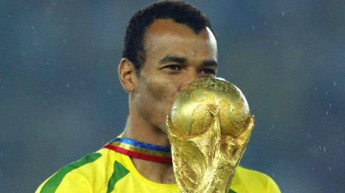 卡卡最新评价梅西,卡卡排不进巴西最佳阵容吗