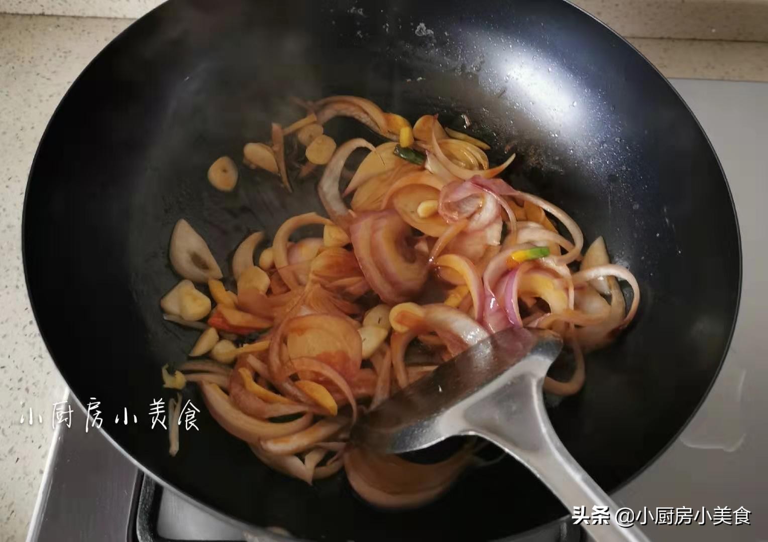 元宵节出不了门，用这调料做道海鲜菜，家人都说好吃，一点也不腥