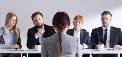 面试官：如何把一个漏水杯子，装满水？美女完美应对，当场录用