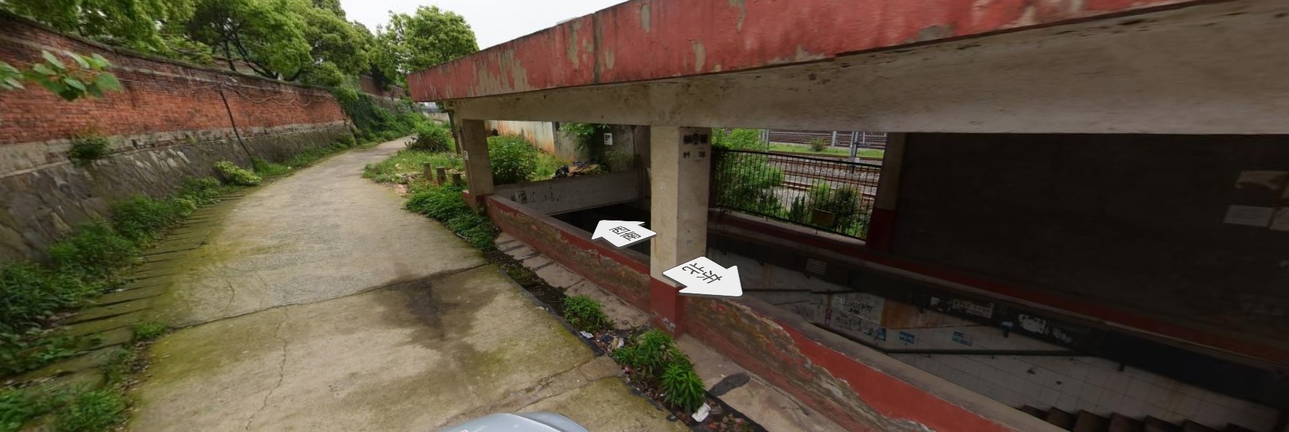 从九江火车站通道浔南大道（汽车站）这边的一条小路