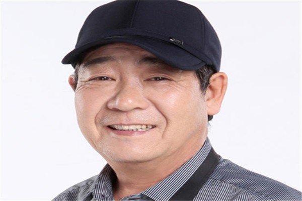 男士服装品牌排行始祖鸟,始祖鸟remake优衣库