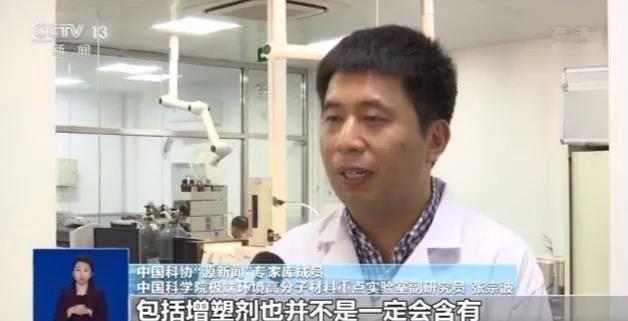 包书皮是对开学最大的仪式感,开学第一天给孩子包书皮