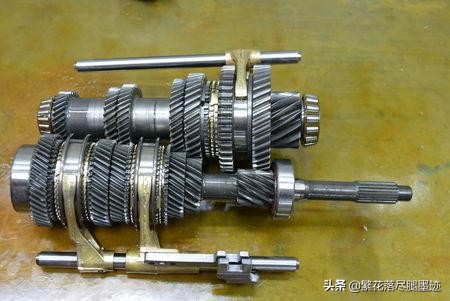 面包车发动机加速噪音大,面包车发动机提速好快