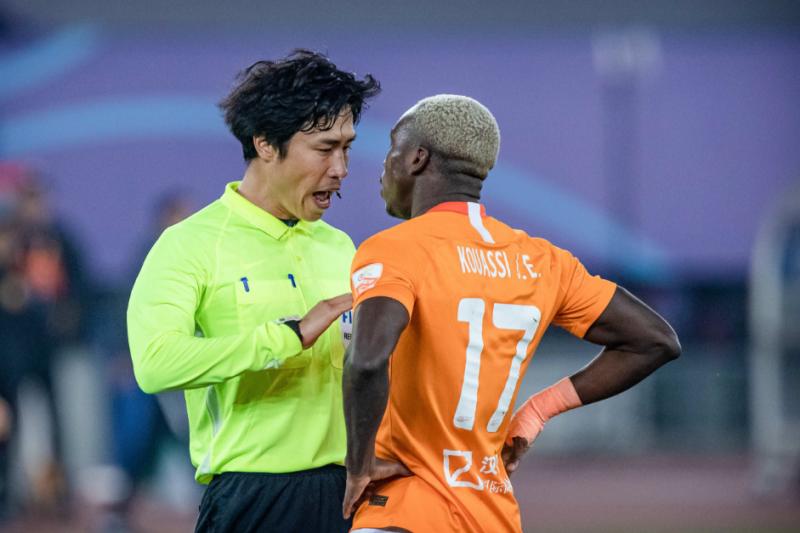 韩国裁判执法中超决赛,韩国裁判执法中超联赛