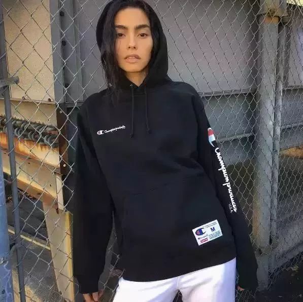 唐嫣赵丽颖同款衣服,赵丽颖唐嫣黑色礼服