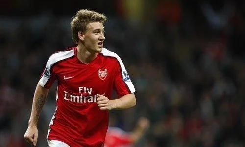 足球场上最多罚下几人,足球13秒进球