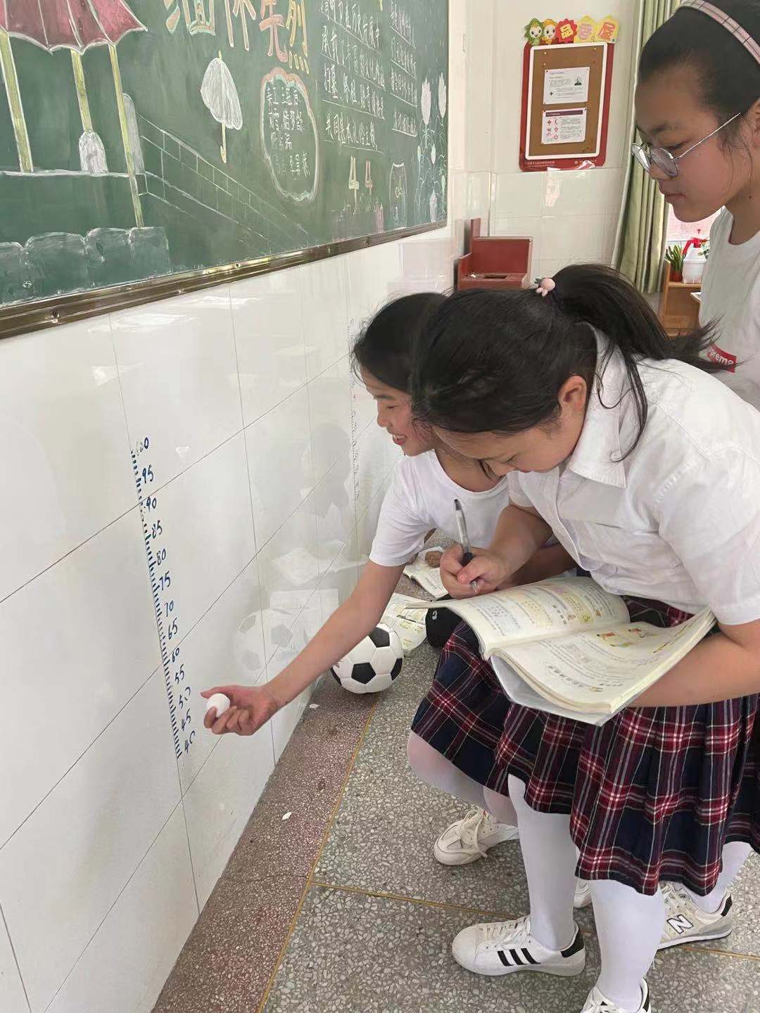 球的反弹高度为什么不一样,破坏球还能反弹吗