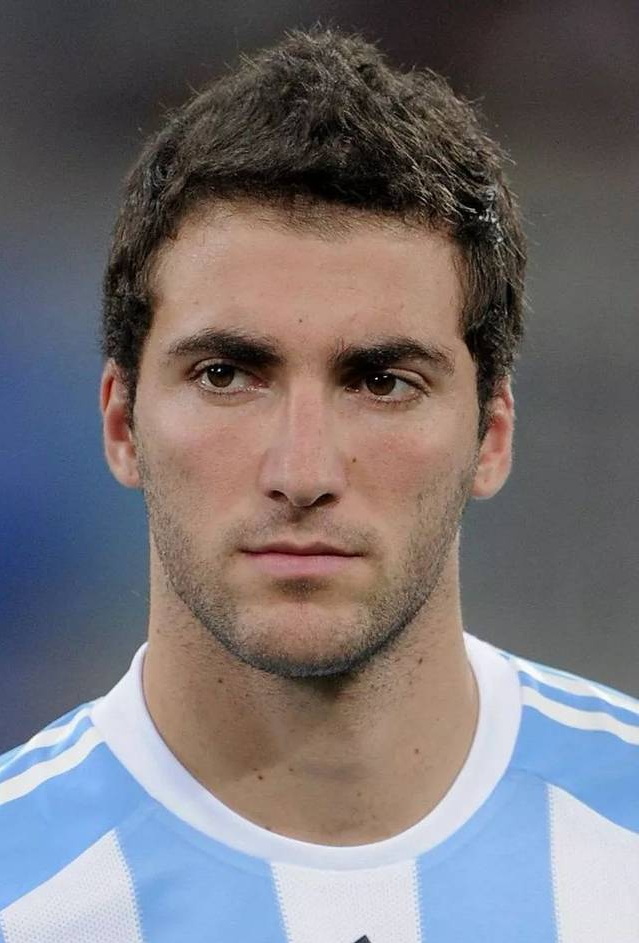 伊瓜因为什么总丢单刀,伊瓜因为什么离开五大联赛