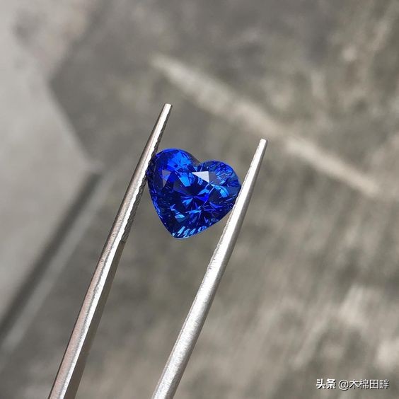 有哪些宝石首饰值得购买,首饰上的宝石值得买吗