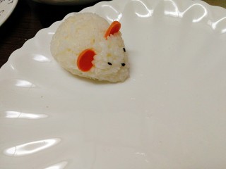 鼠年做一只真正的老鼠,新年小老鼠用粘土怎么做