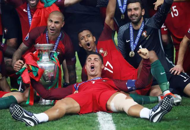 小罗和大罗为什么不是球王,齐达内大罗小罗为啥不是球王