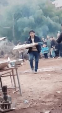 玉米地发现不明液体怎么办,玉米地发现的怪事