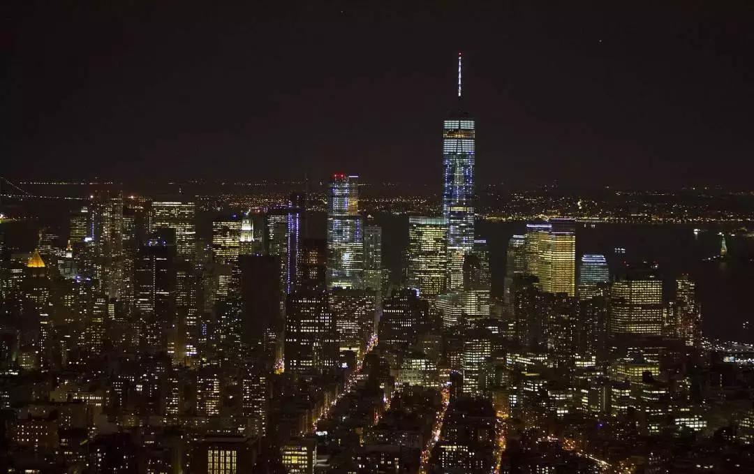 他花了165亿，买下了这支“贫民窟”里的球队