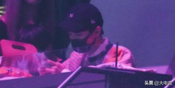 lol10周年明星表演赛王俊凯玩的谁,tfboys成员王俊凯抖音