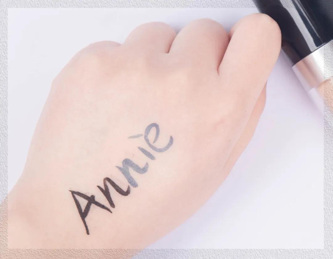 8小时实测11瓶网红粉底液，干皮、油皮、痘痘肌照着买就对了！