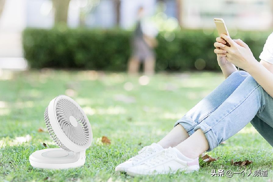 轻薄可壁挂一年四季都可用颜值超高悬浮循环空气扇