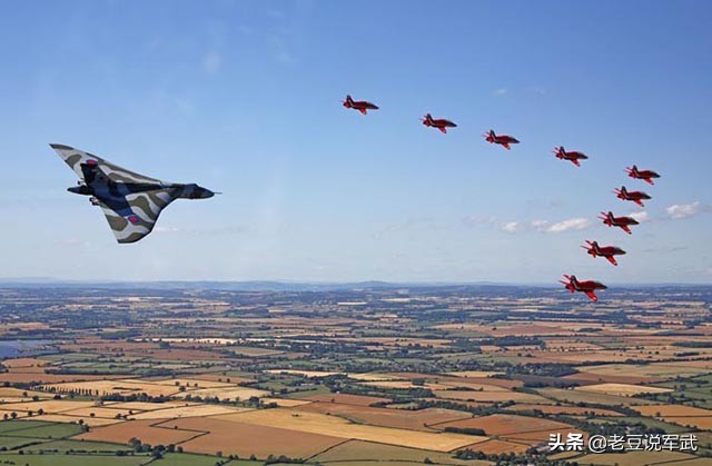 英国v型轰炸机,英国三神轰炸机