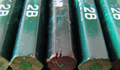 基础素描用铅笔该画些什么,画素描拿铅笔的正确方式