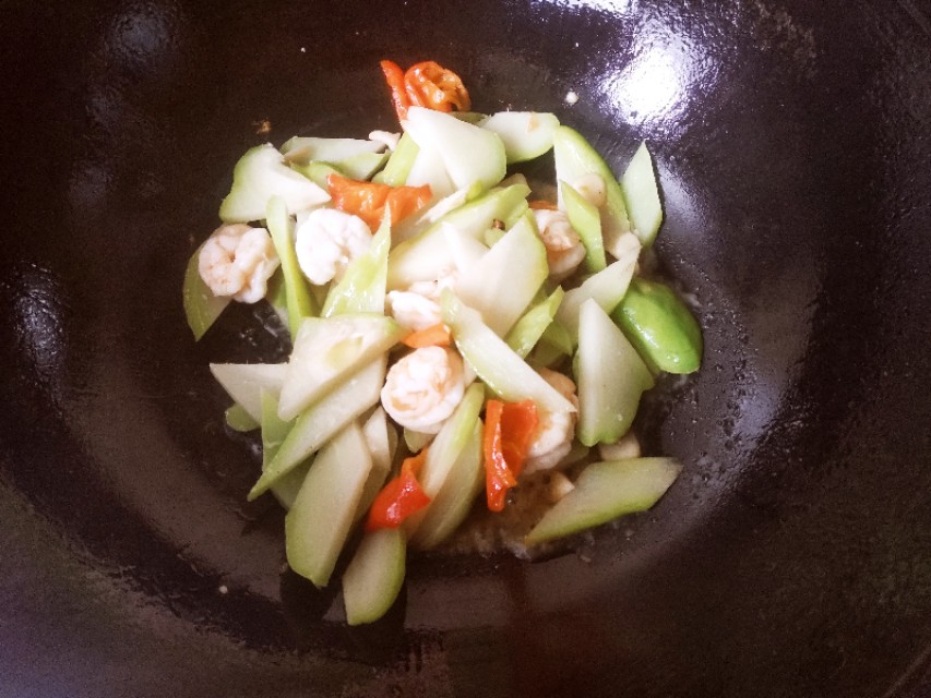 佛手瓜熬汤怎么才会翠绿,翠绿佛手瓜怎么做好吃