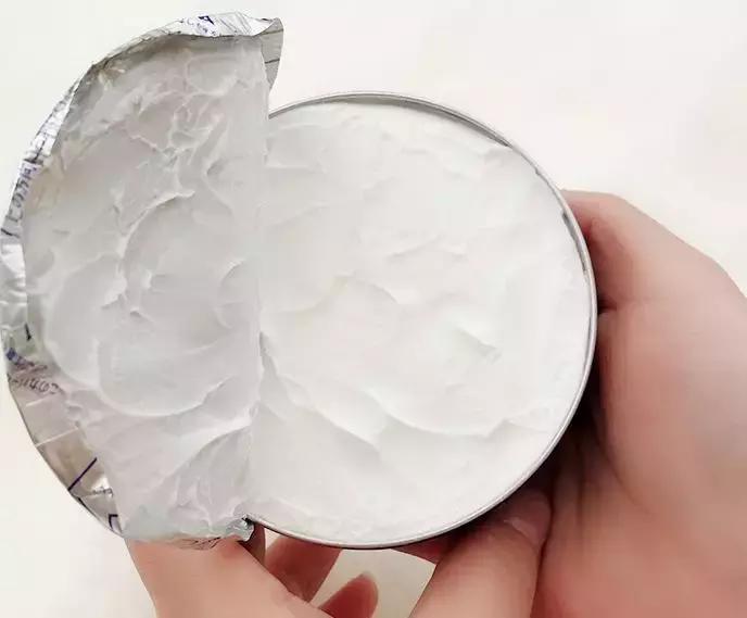 你用过的化妆品居然有百年历史，100年前睫毛膏竟然是渣男最爱？