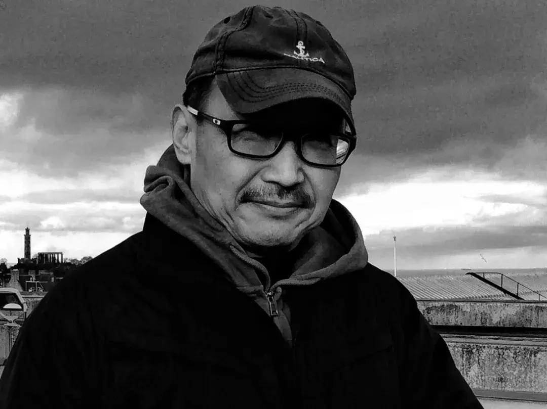 纸上的光影和字：6月30日，来看中国20位诗人的街拍摄影展