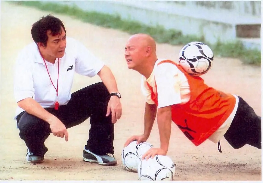 功夫足球张卫健大s射球,功夫足球张卫健踢罗纳尔多