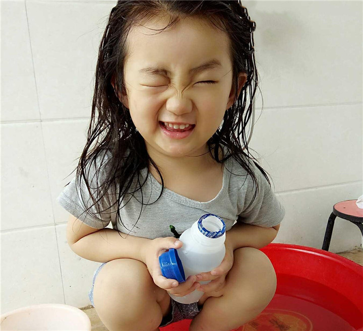 孩子性格过分张扬自信,孩子性格缺陷家庭教育