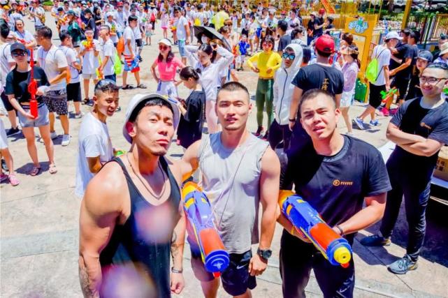 宽城万达广场，喊你来湿身