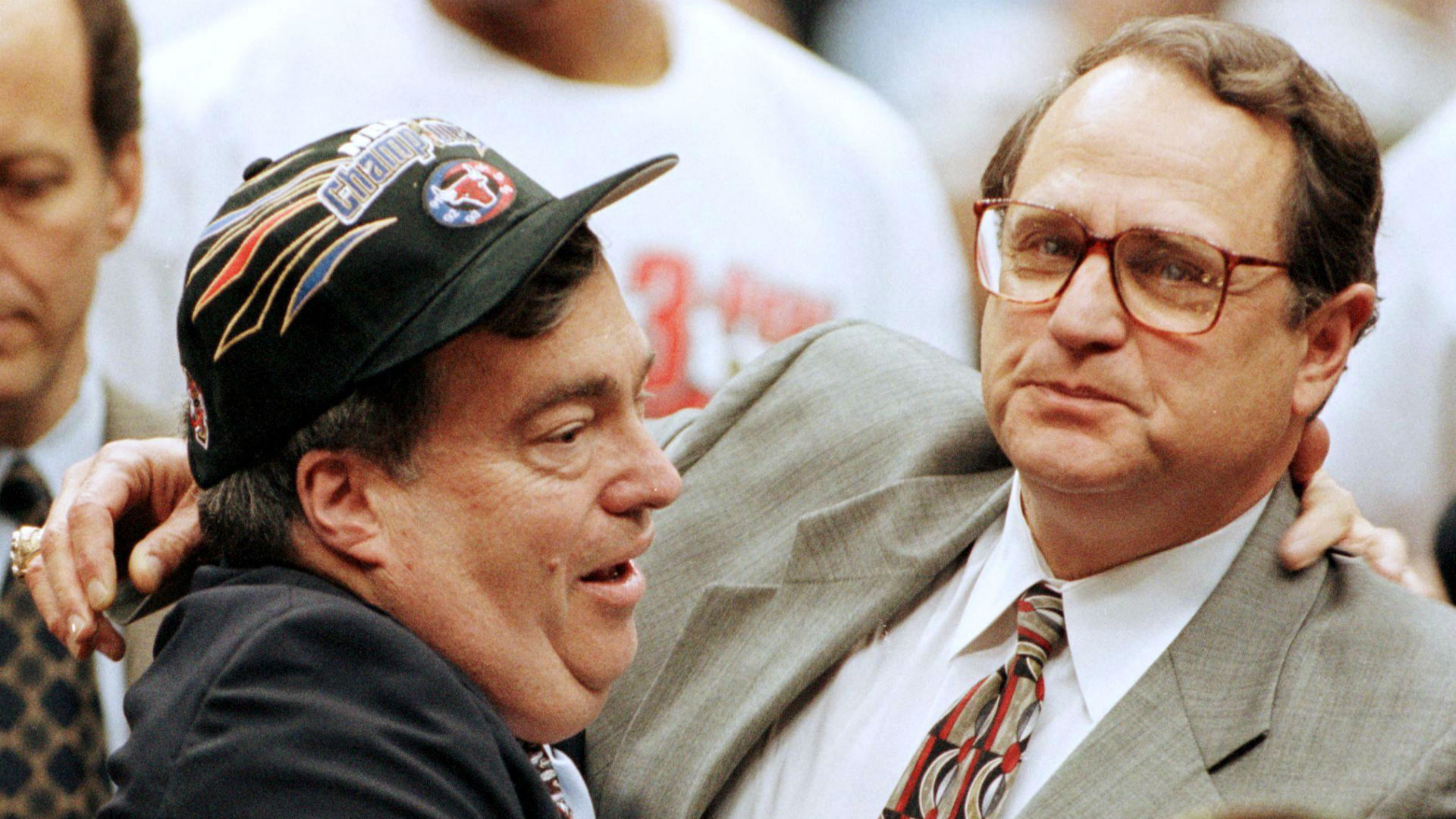 乔丹第一次复出为何选择公牛,乔丹二次复出重回公牛