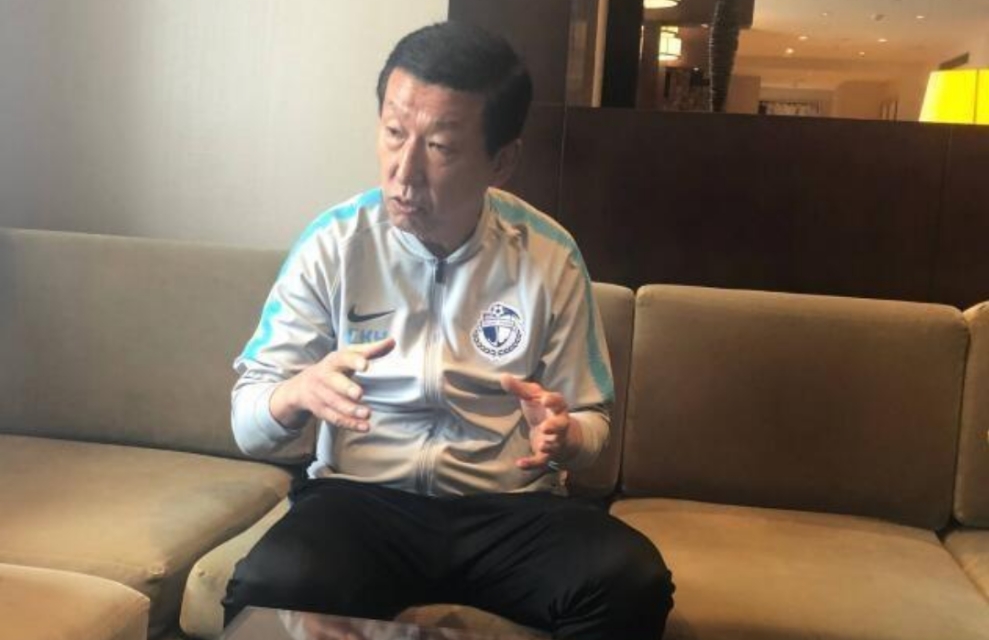 崔康熙努力改善球队的防守和体能,崔康熙上半时防线连丢三球