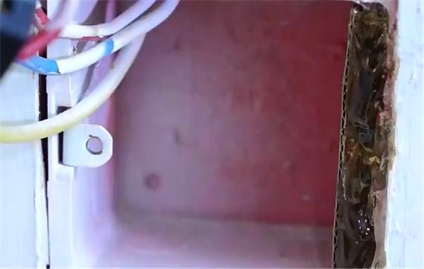 墙上插座太松插头老是掉怎么修,墙壁插座松动解决办法