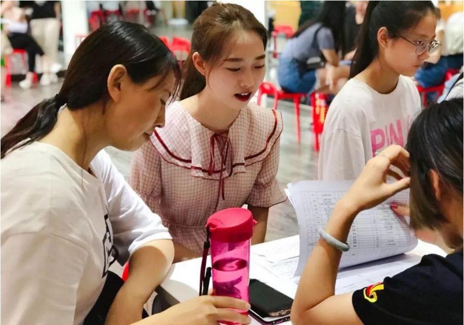 家里没矿的同学千万别选以下专业,家境不好选择冷门专业