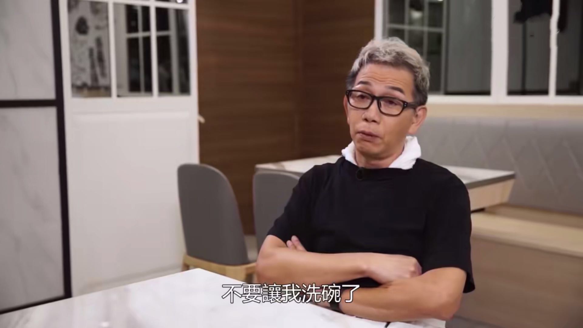 香港39岁男演员当搬运工,香港男演员5060后